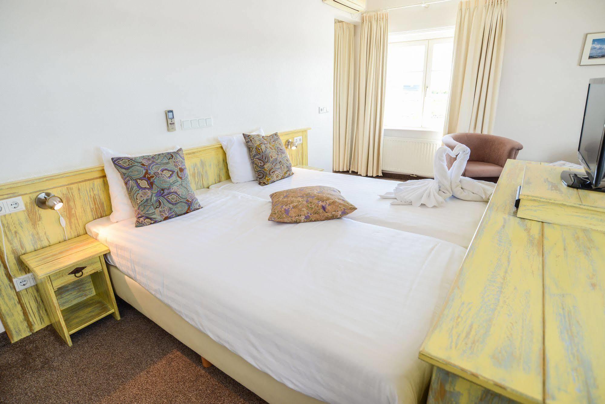 Havenhotel At Sea Texel Oudeschild Екстер'єр фото